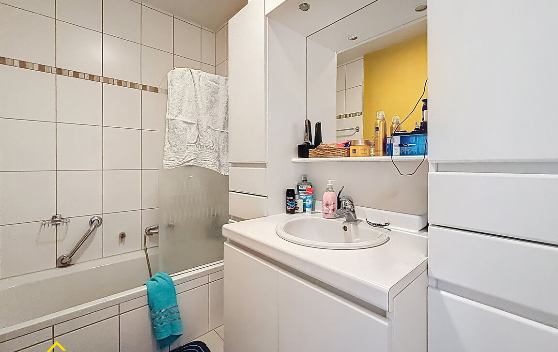 Appartementsgebouw te koop in Denderleeuw