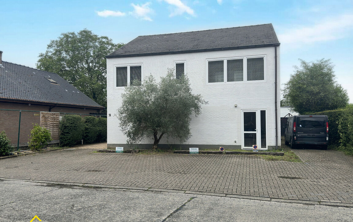 Appartementsgebouw te koop in Hofstade