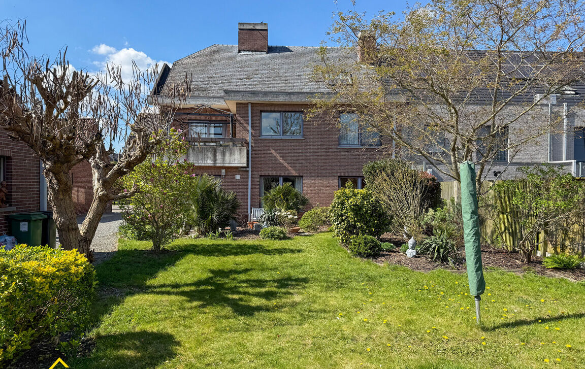 Appartementsgebouw te koop in Hofstade