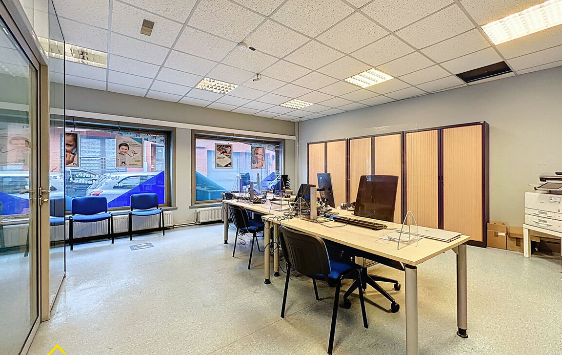 Appartementsgebouw te koop in Waver