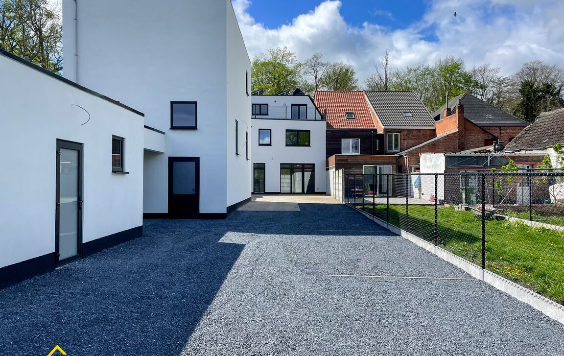 Garage + berging te huur in Berlare