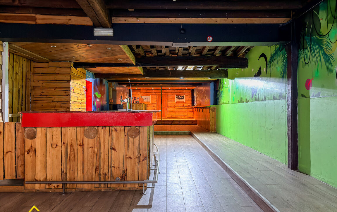 Gebouw voor gemengd gebruik te huur in Aalst