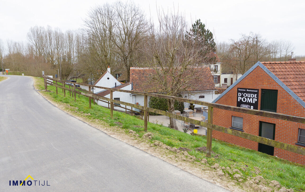 Gebouw voor gemengd gebruik te koop in Baasrode