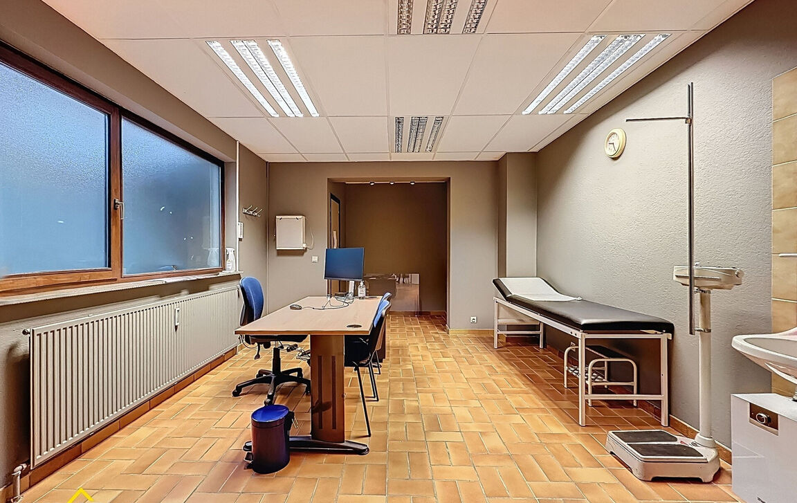 Gebouw voor gemengd gebruik te koop in Waver