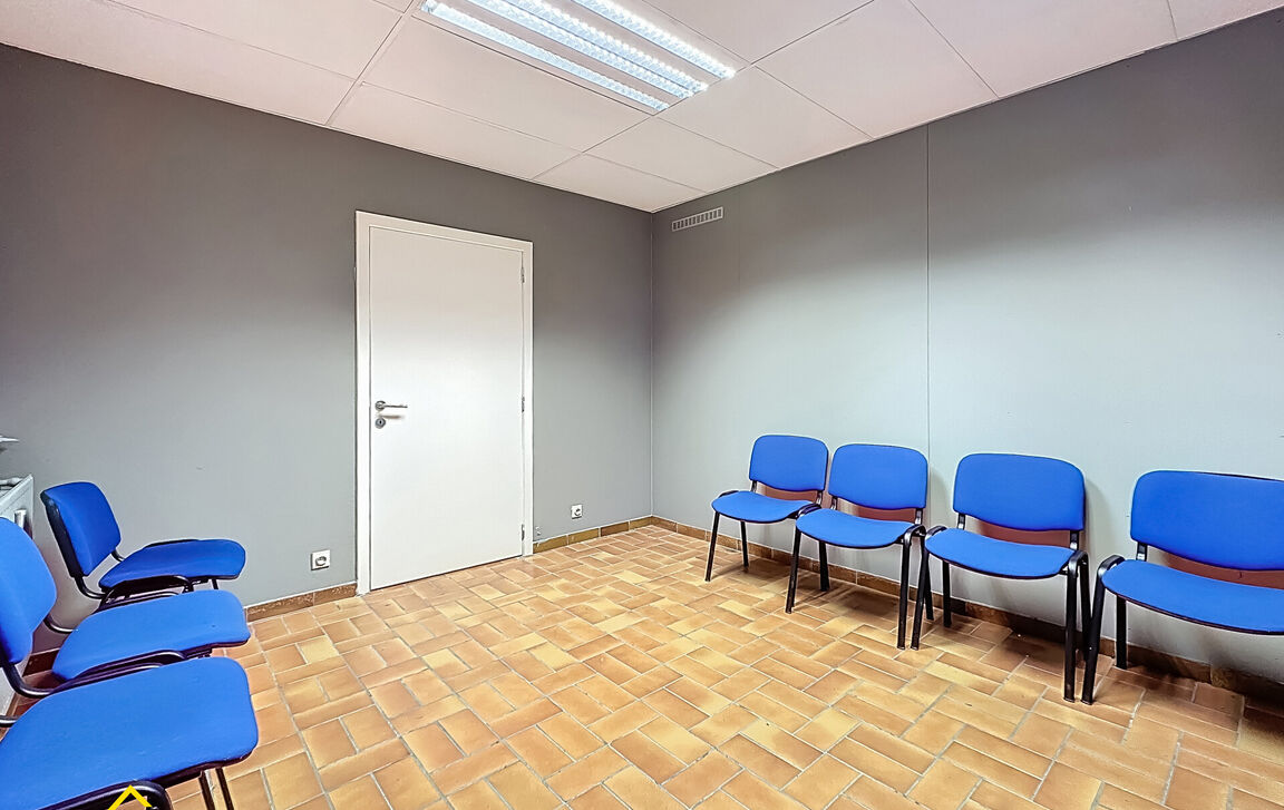 Gebouw voor gemengd gebruik te koop in Waver