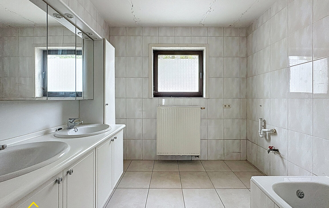 Gelijkvloerse verdieping te koop in Dendermonde