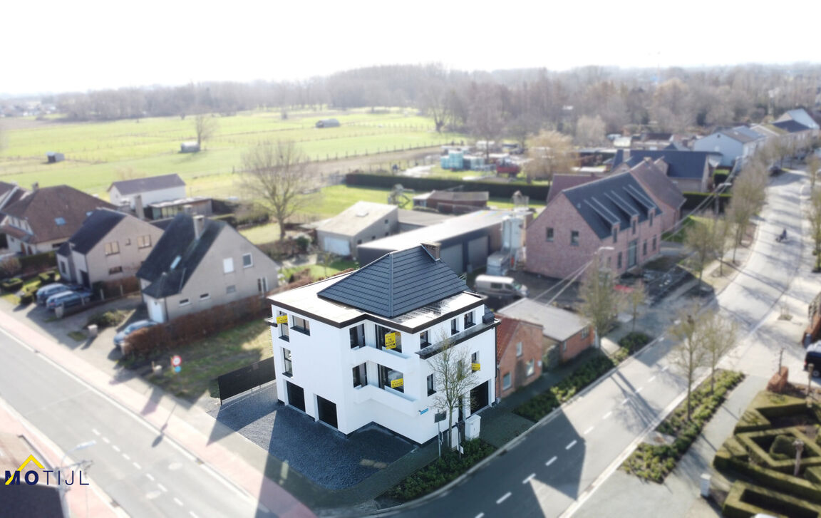 Gesloten garagebox te koop in Lebbeke