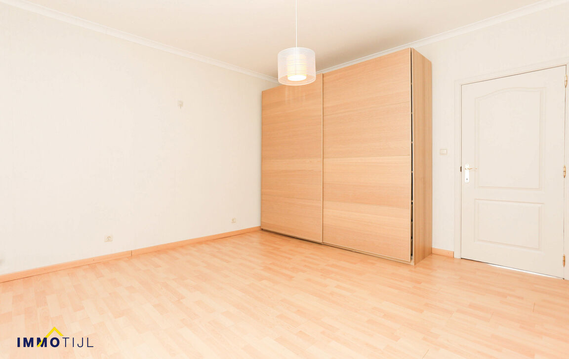 Kantoren & magazijn te koop in Dendermonde