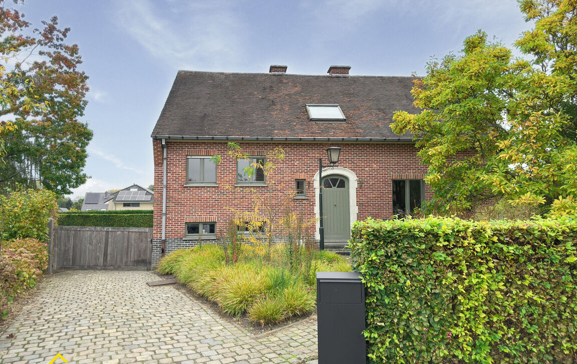 Villa te koop in Denderleeuw