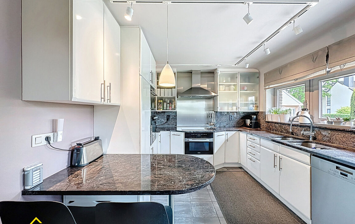 Villa te koop in Wichelen