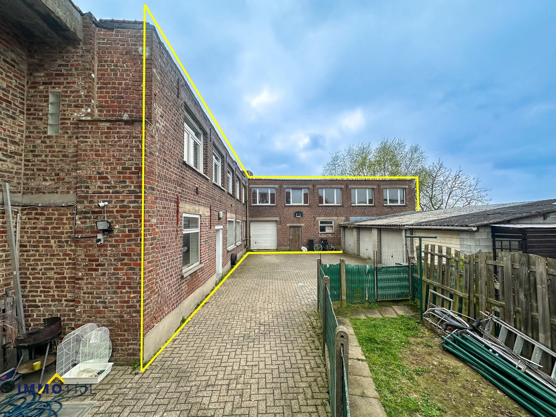 Gebouw voor gemengd gebruik te koop in Aalst