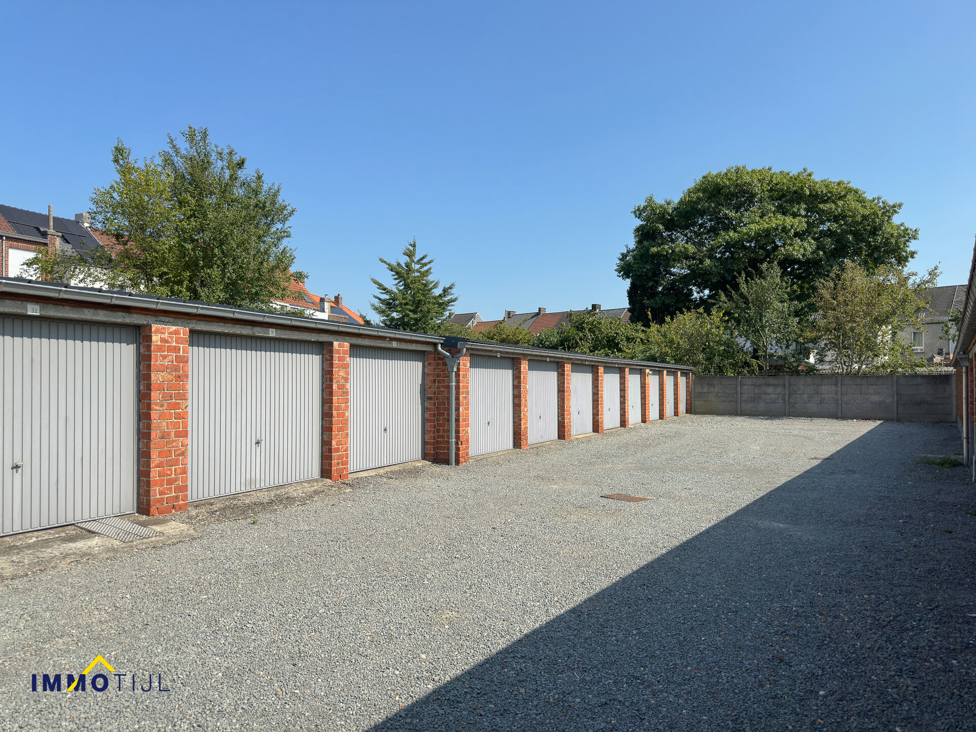 Gesloten garagebox te koop in Aalst