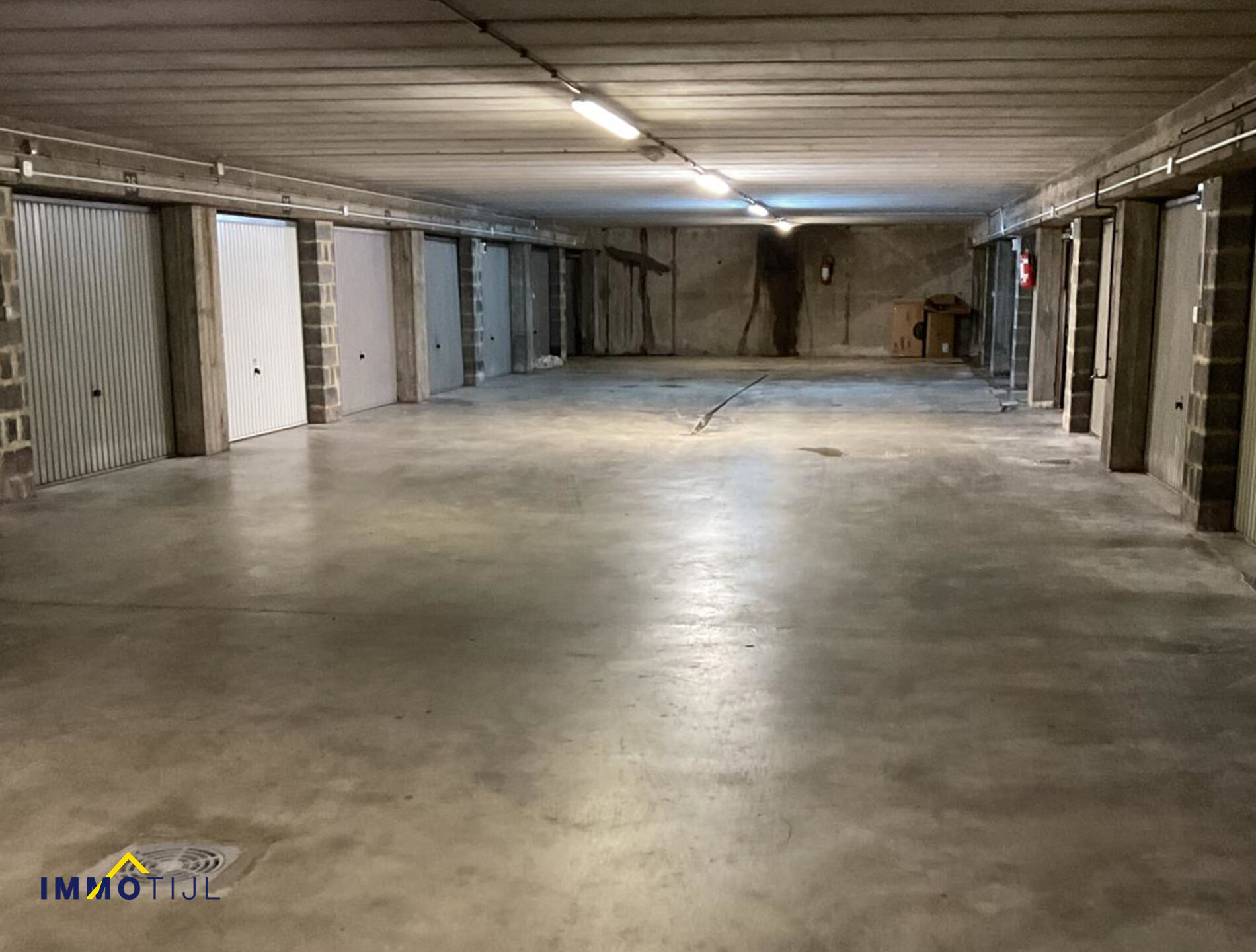 Gesloten garagebox te koop in Asse