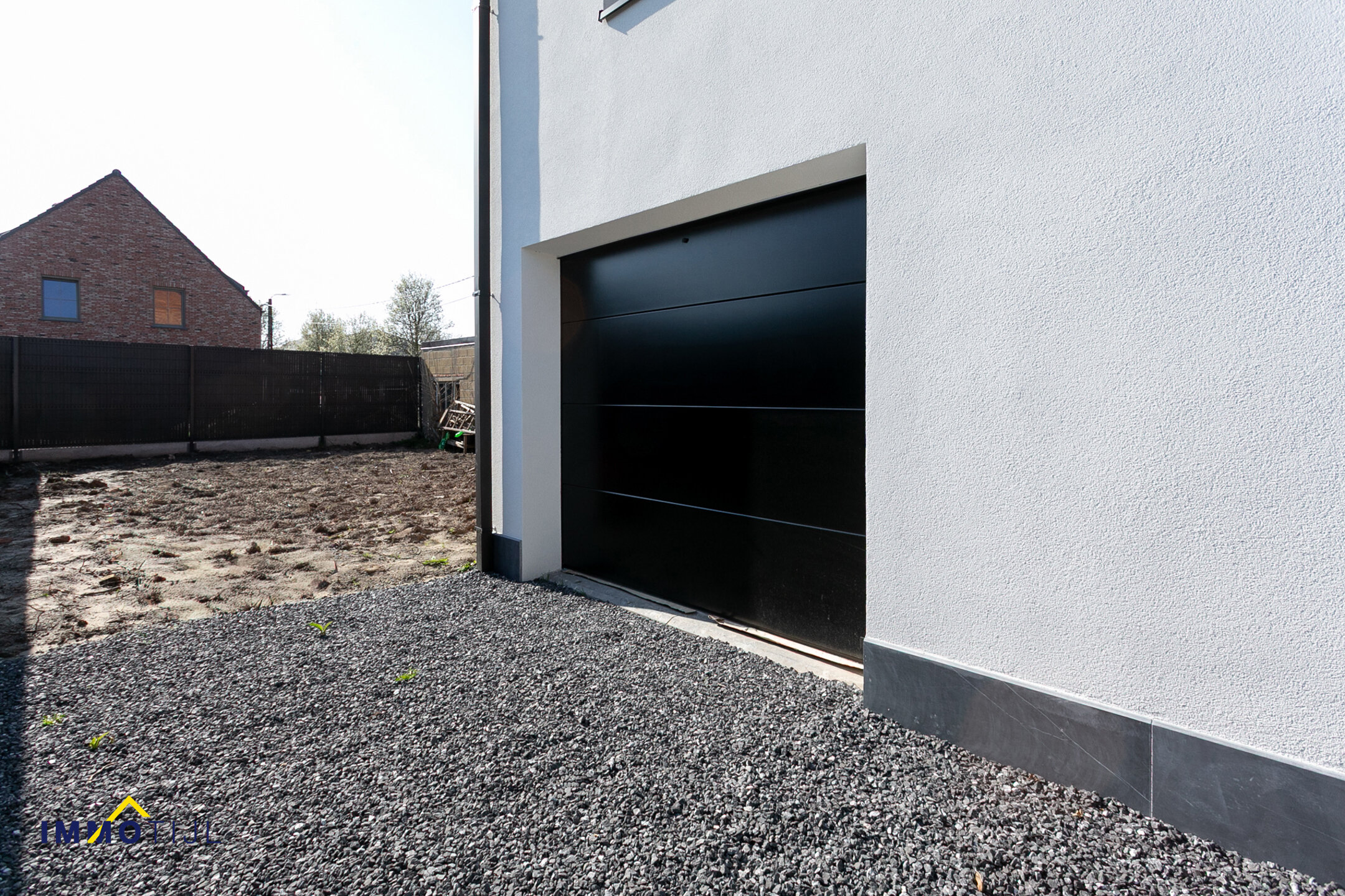Gesloten garagebox te koop in Lebbeke