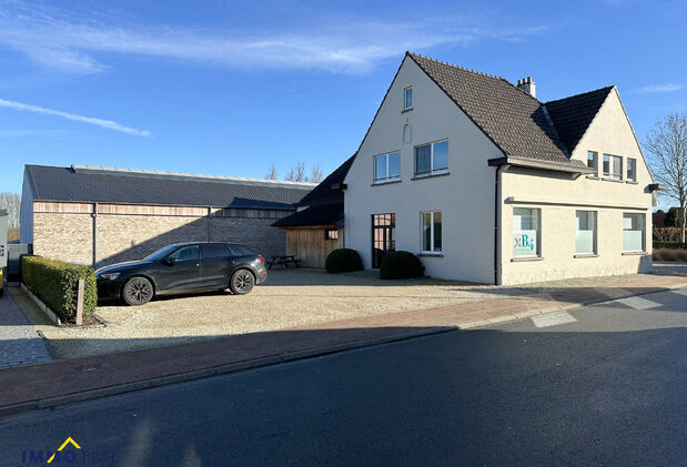 Gebouw voor gemengd gebruik te koop in Ternat