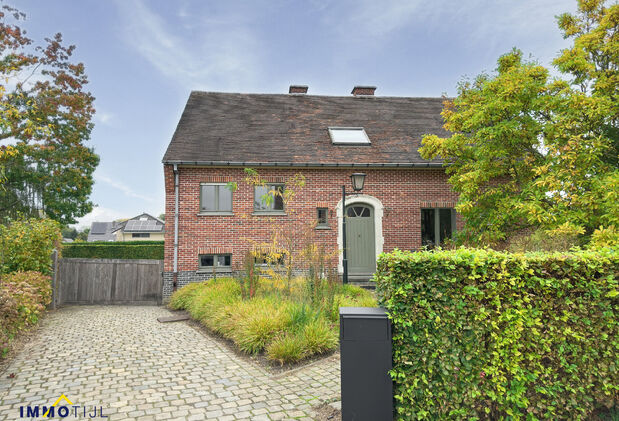 Villa te koop in Denderleeuw